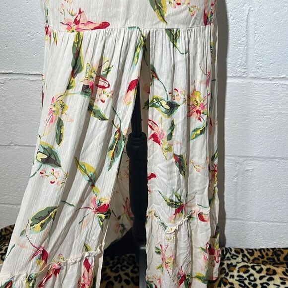 Blush floral dress    - Picture 3 of 5